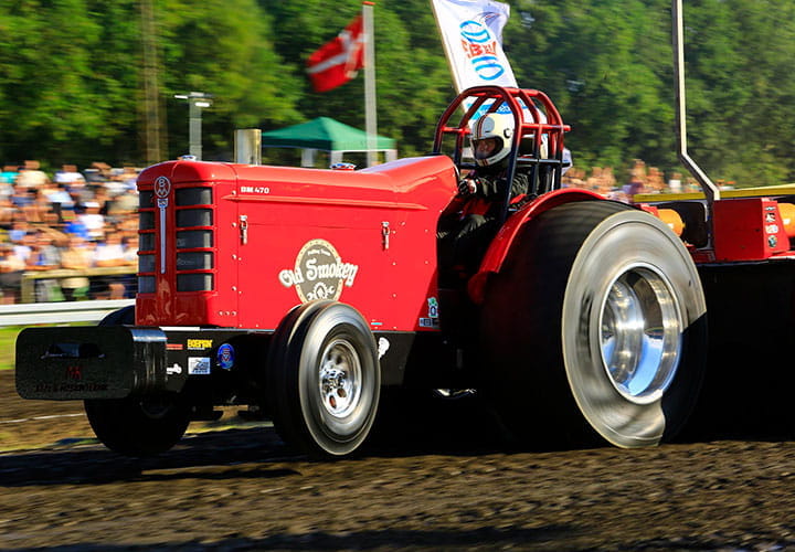 tractor-pulling-in-brande-EC-00