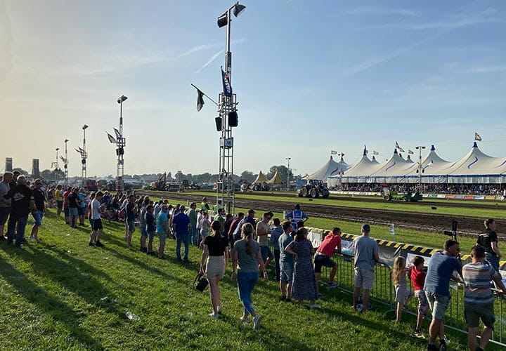 Tractor-Pulling-in-Made