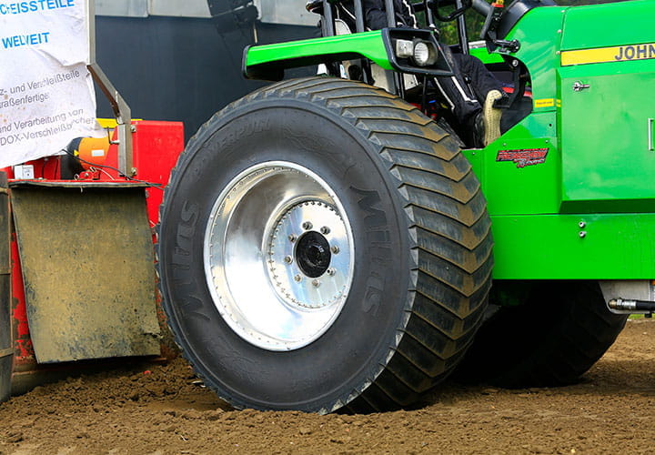 tractor-pulling-in-sonder-hygum-0